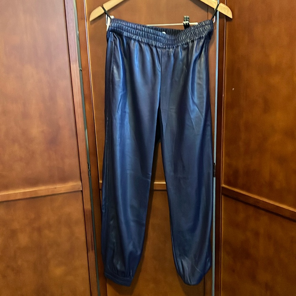 Babaton faux leather jogger pants sz XS